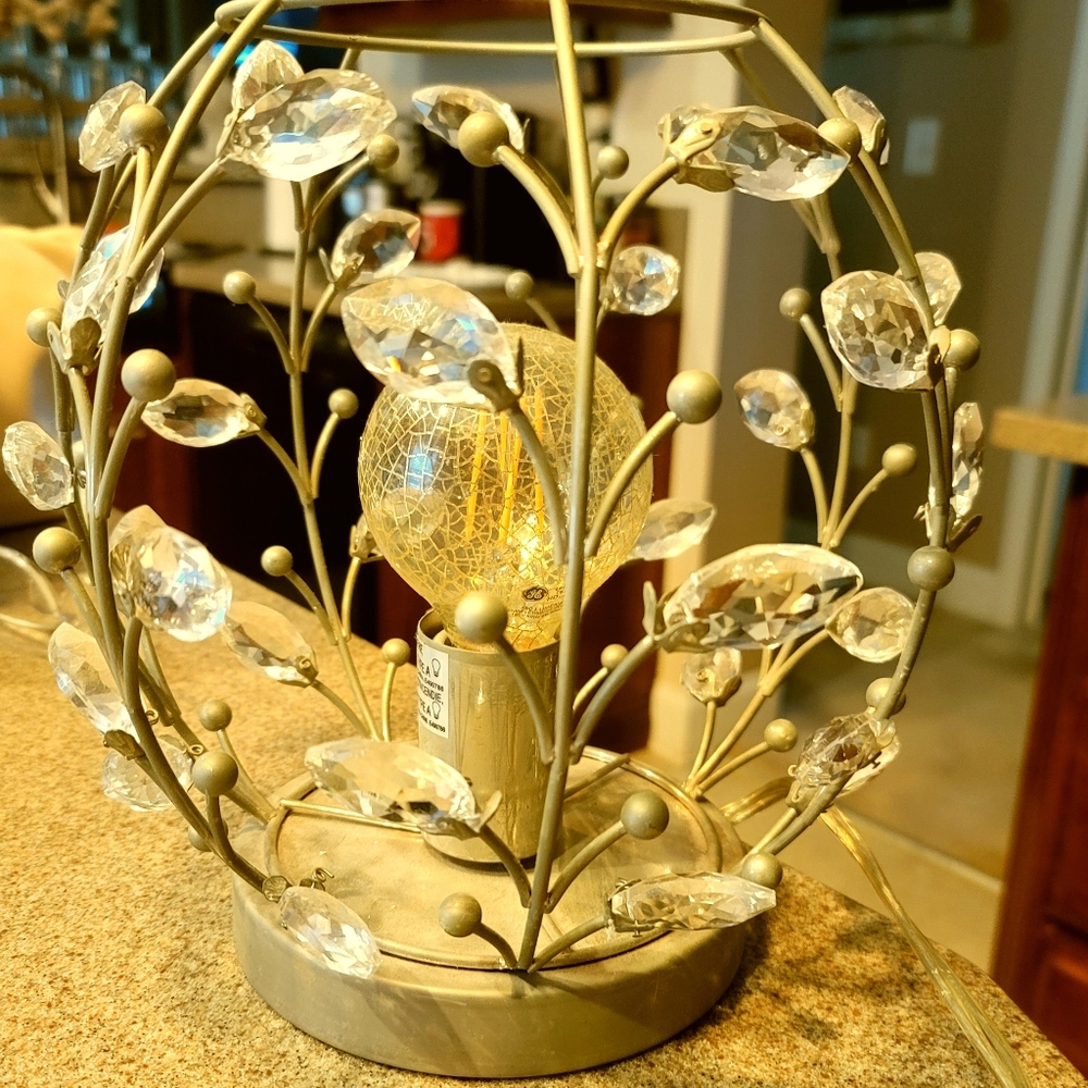 Elegant Silvet Crystal Table Lamp